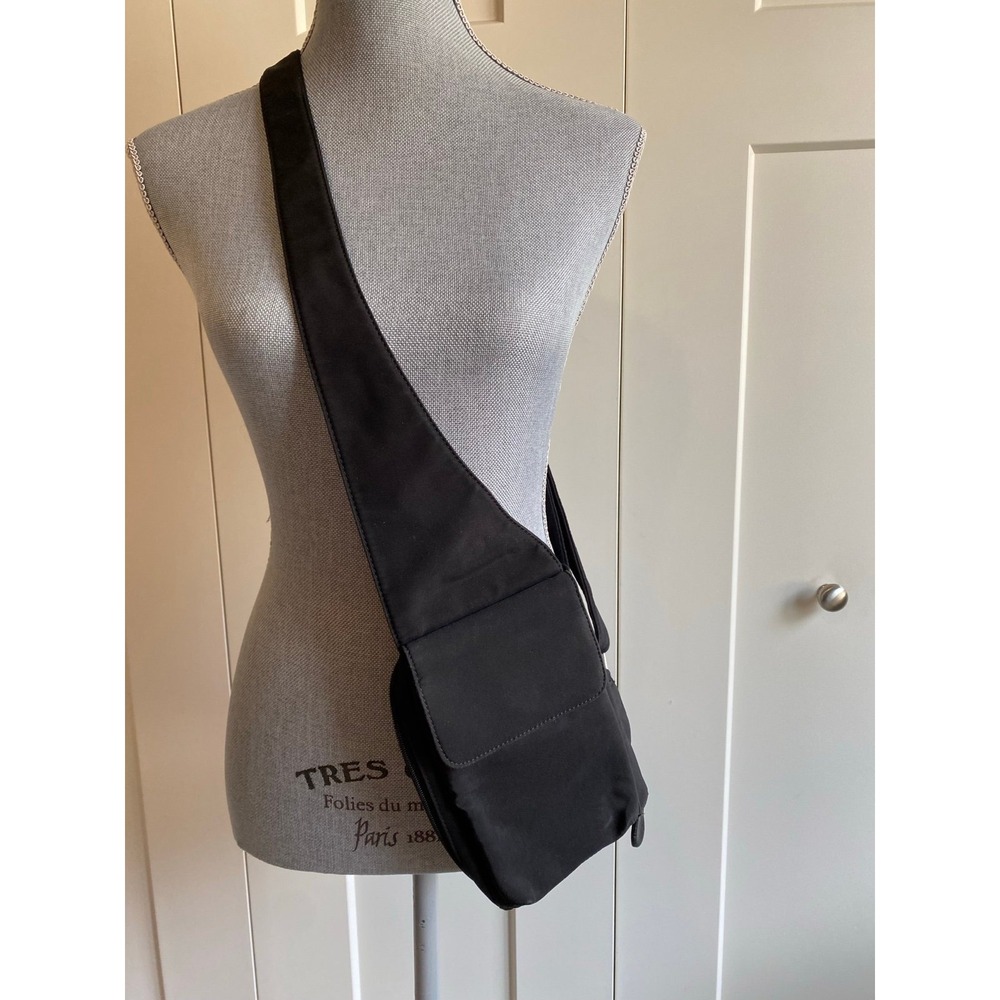 Sling Bag Crossbody Wallet Purse Black Nylon Unbranded s11